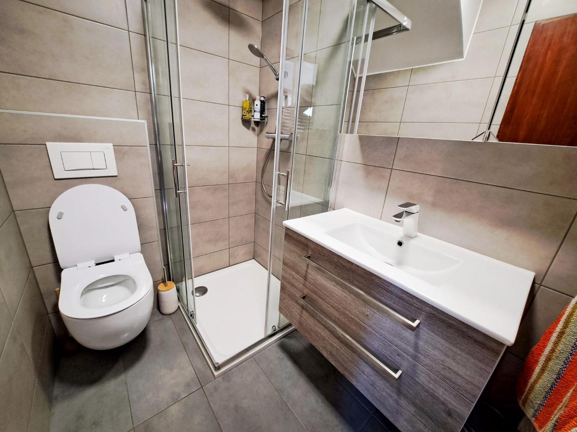 Hikers Hut Hisar Apartment Podbrdo Exterior foto